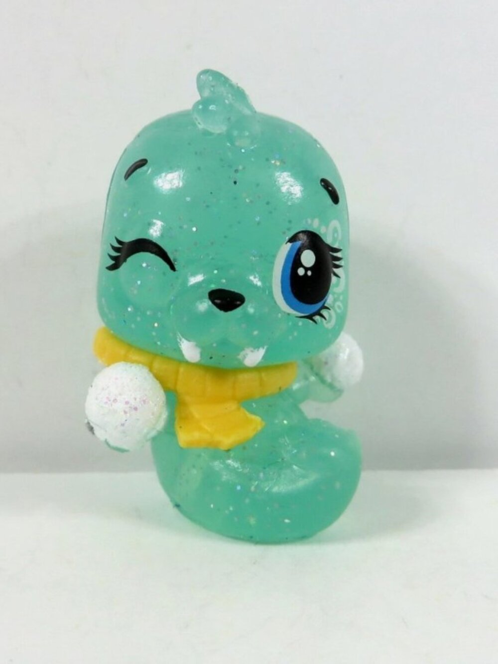 Frosty Walwren Season 6.5 Frosty Friends Hatchimals CollEGGtibles